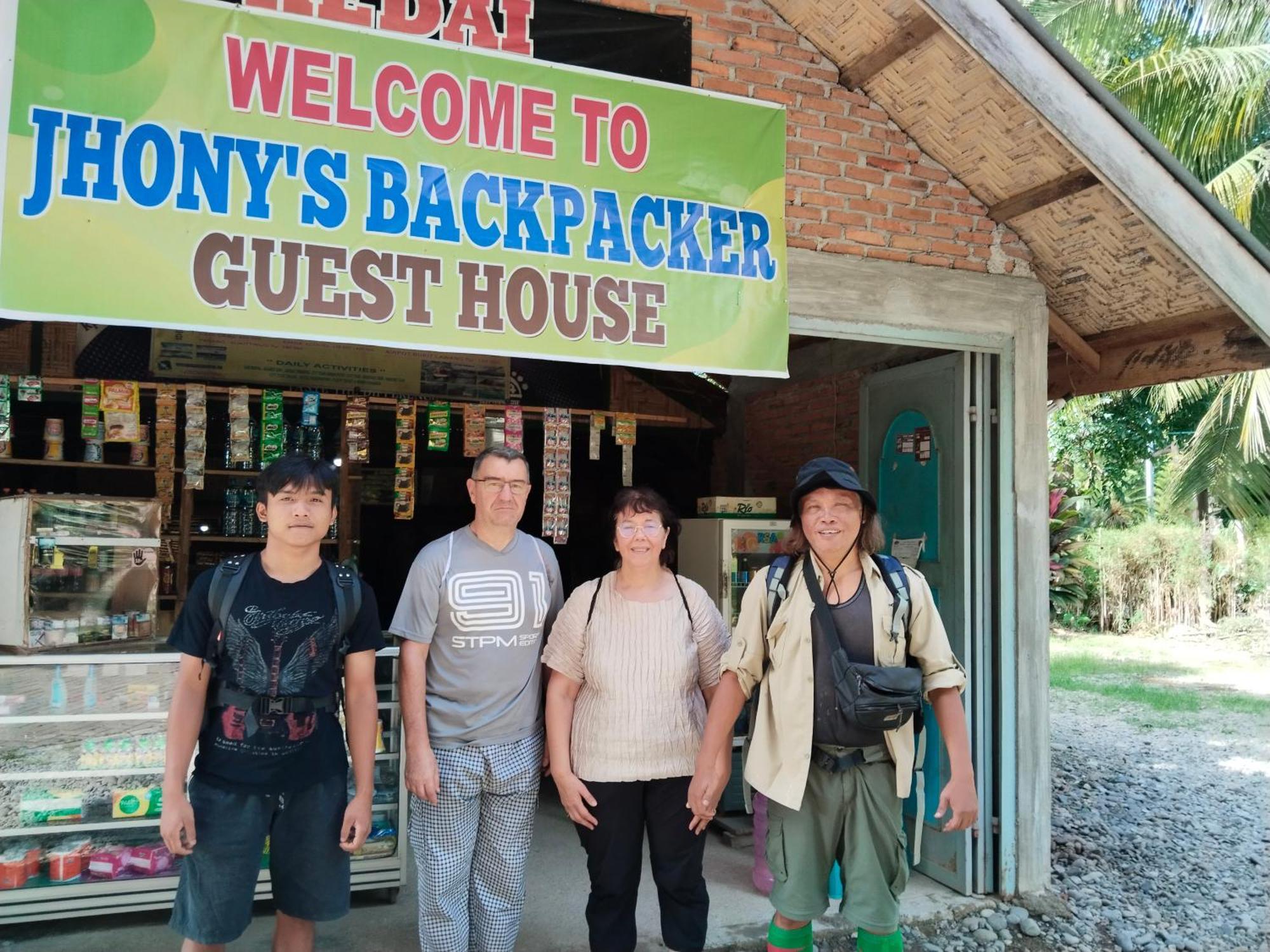 Jhony'S Backpacker-Guest House Only Stay Here Book Treking With Us Bukit Lawang Bagian luar foto