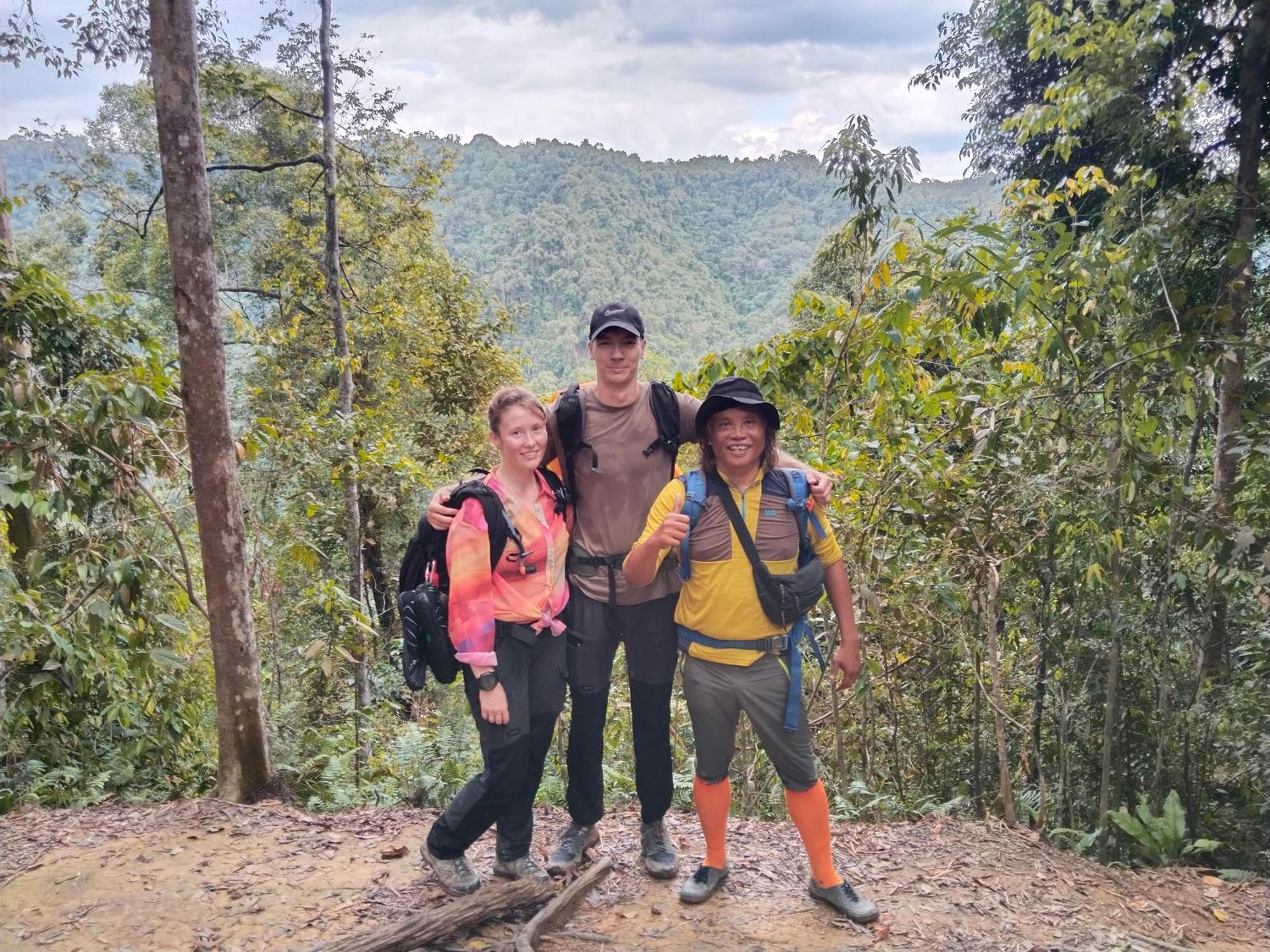 Jhony'S Backpacker-Guest House Only Stay Here Book Treking With Us Bukit Lawang Bagian luar foto