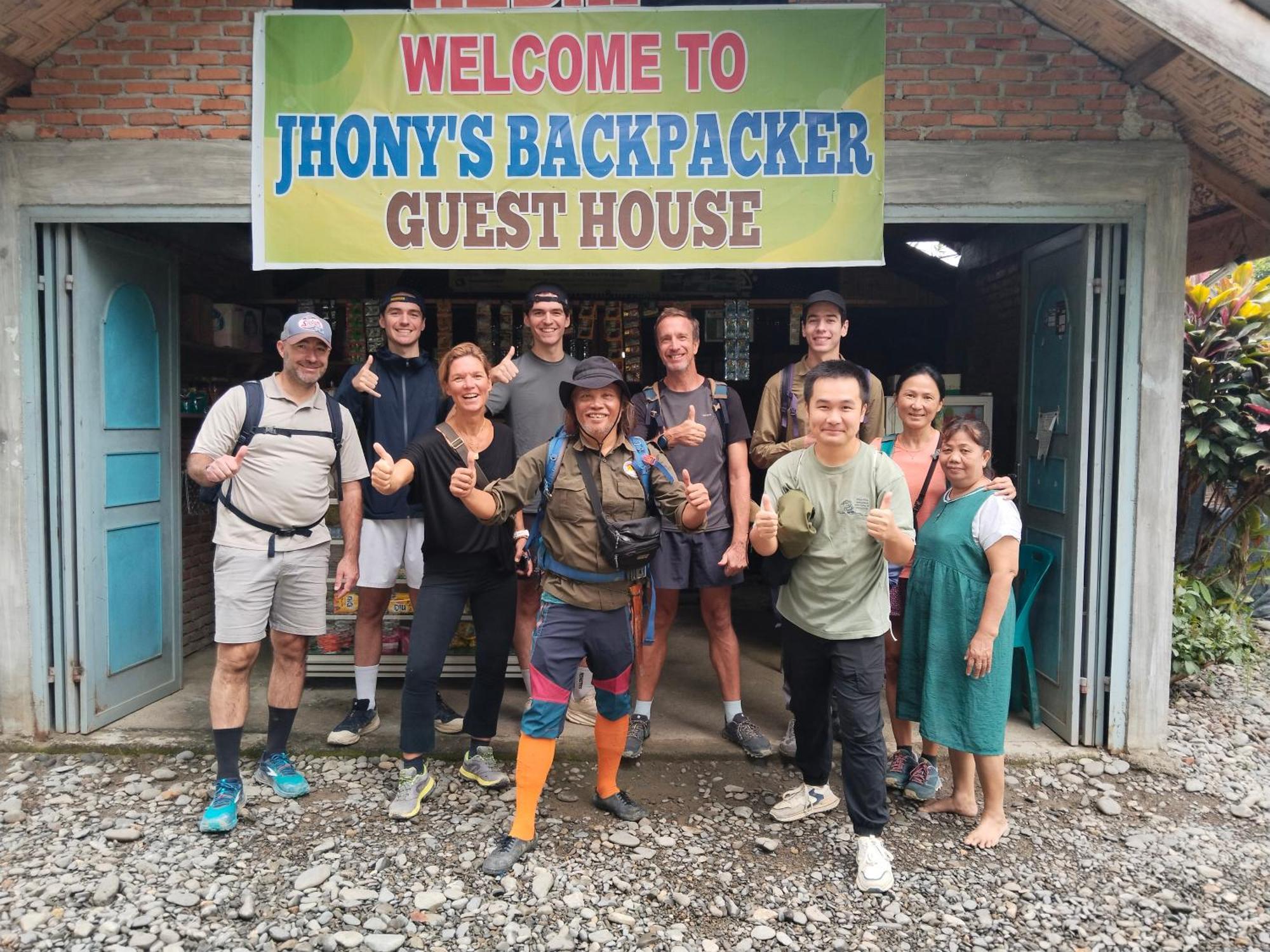 Jhony'S Backpacker-Guest House Only Stay Here Book Treking With Us Bukit Lawang Bagian luar foto