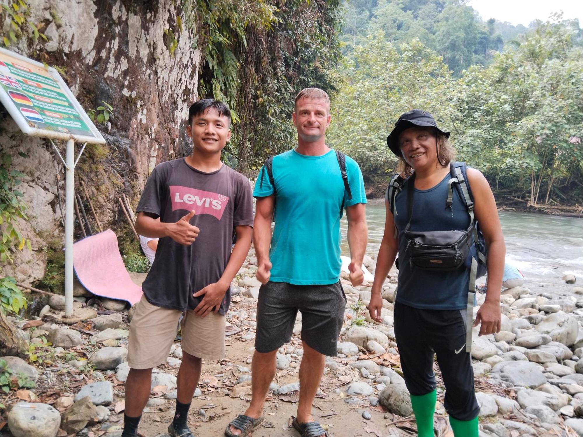 Jhony'S Backpacker-Guest House Only Stay Here Book Treking With Us Bukit Lawang Bagian luar foto