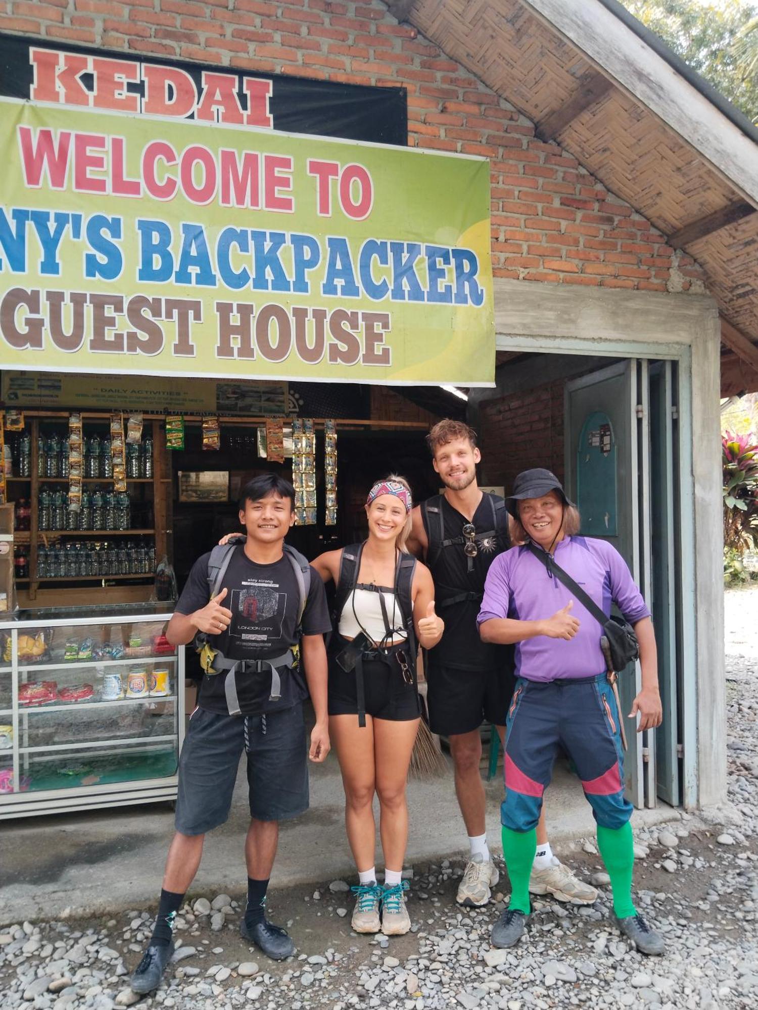 Jhony'S Backpacker-Guest House Only Stay Here Book Treking With Us Bukit Lawang Bagian luar foto