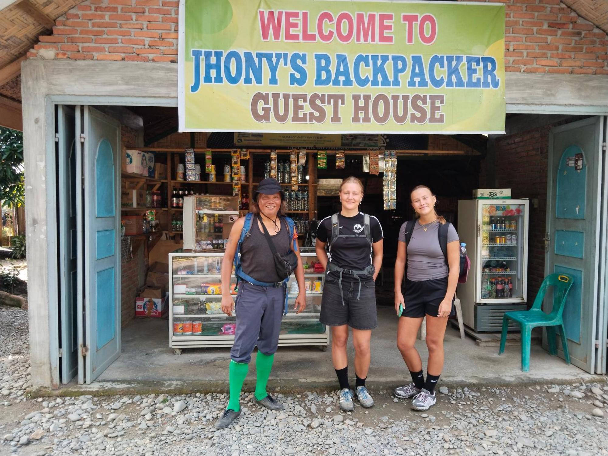 Jhony'S Backpacker-Guest House Only Stay Here Book Treking With Us Bukit Lawang Bagian luar foto