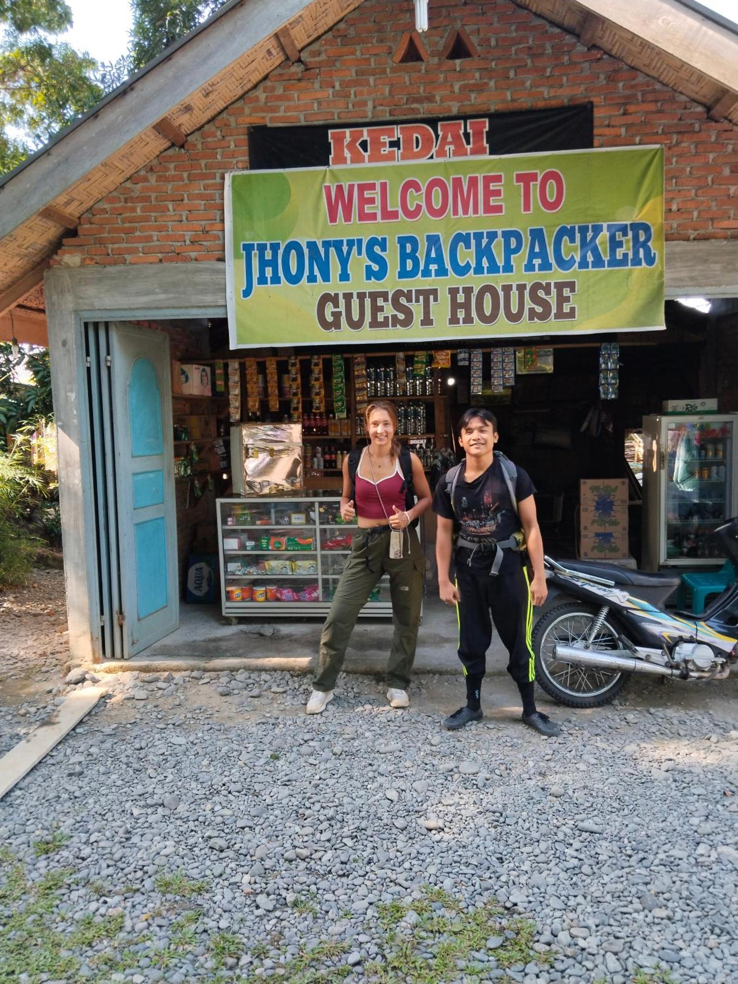 Jhony'S Backpacker-Guest House Only Stay Here Book Treking With Us Bukit Lawang Bagian luar foto